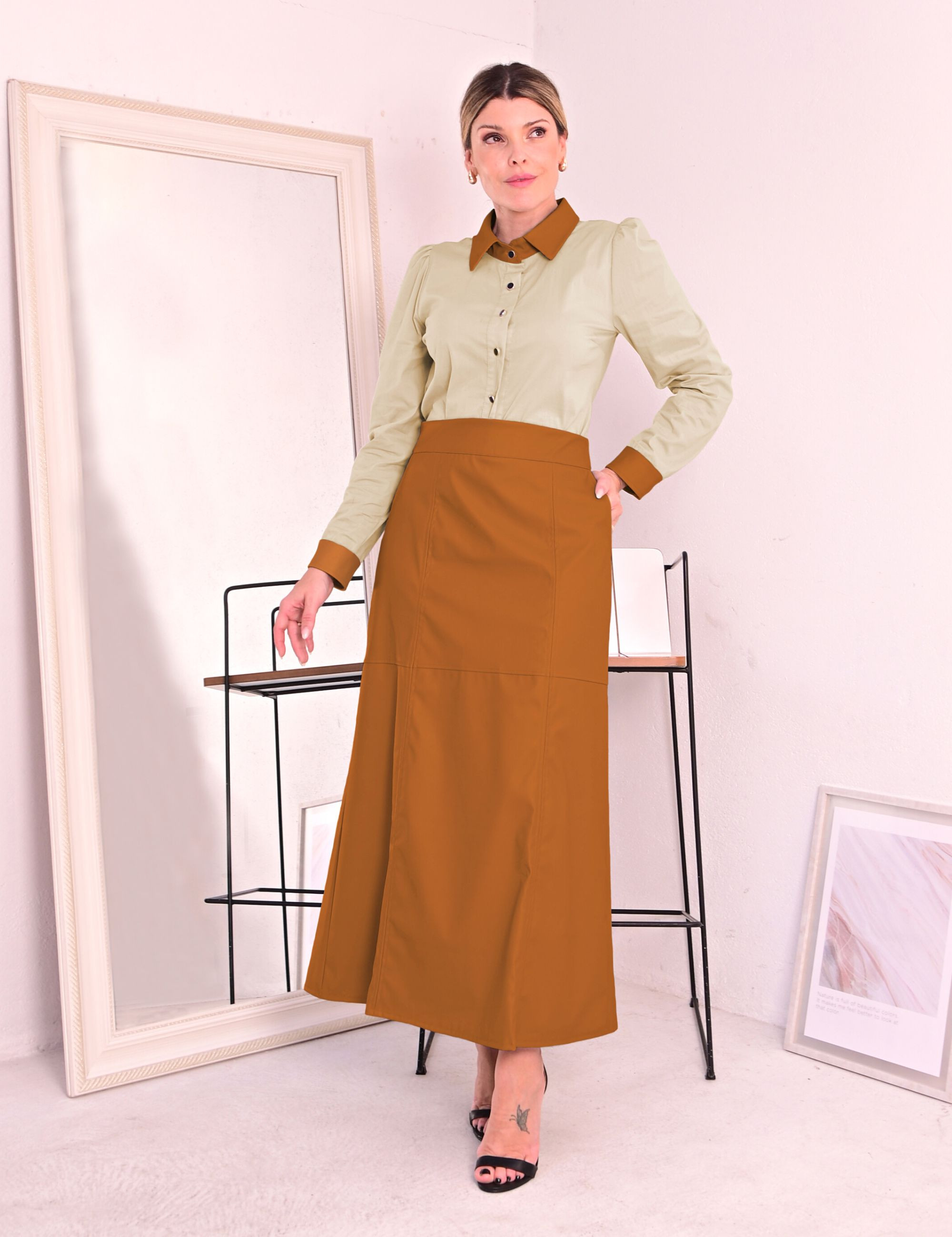 CONJUNTO CAMISA SAIA CARAMELO