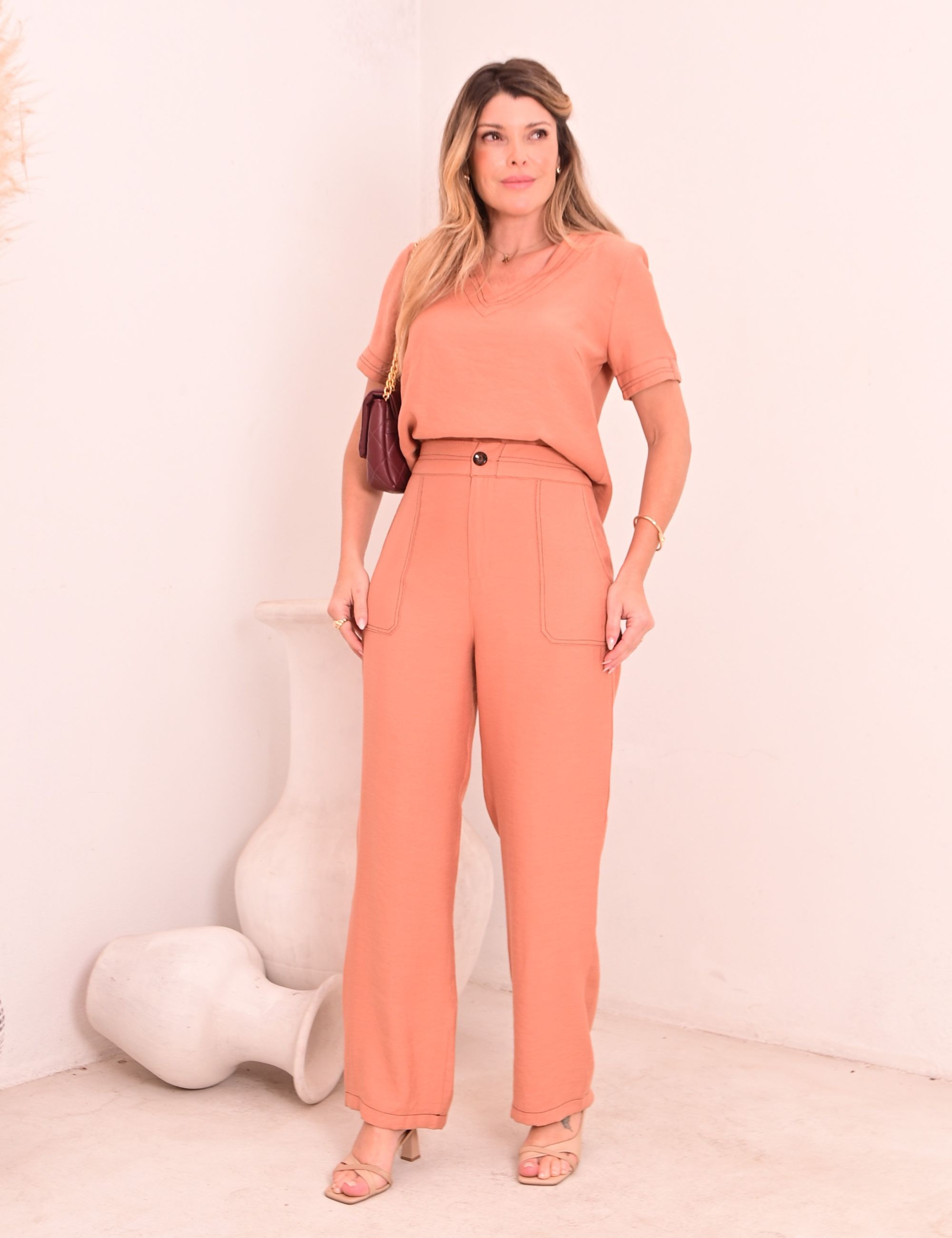 CONJUNTO ALFAIATARIA LINHO DECOTE V CAMEL