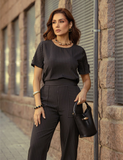 CONJUNTO CALÇA RISCA DE GIZ PRETO